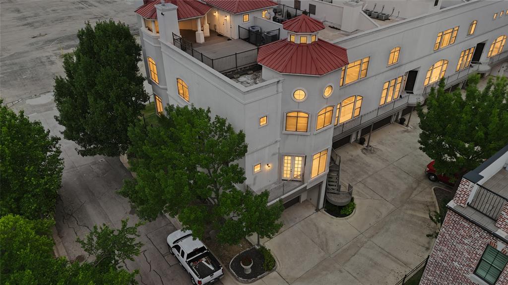 Versailles Condo - Residential