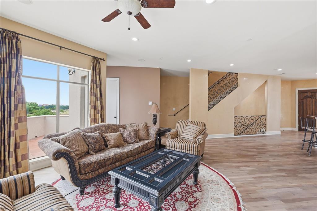 Versailles Condo - Residential