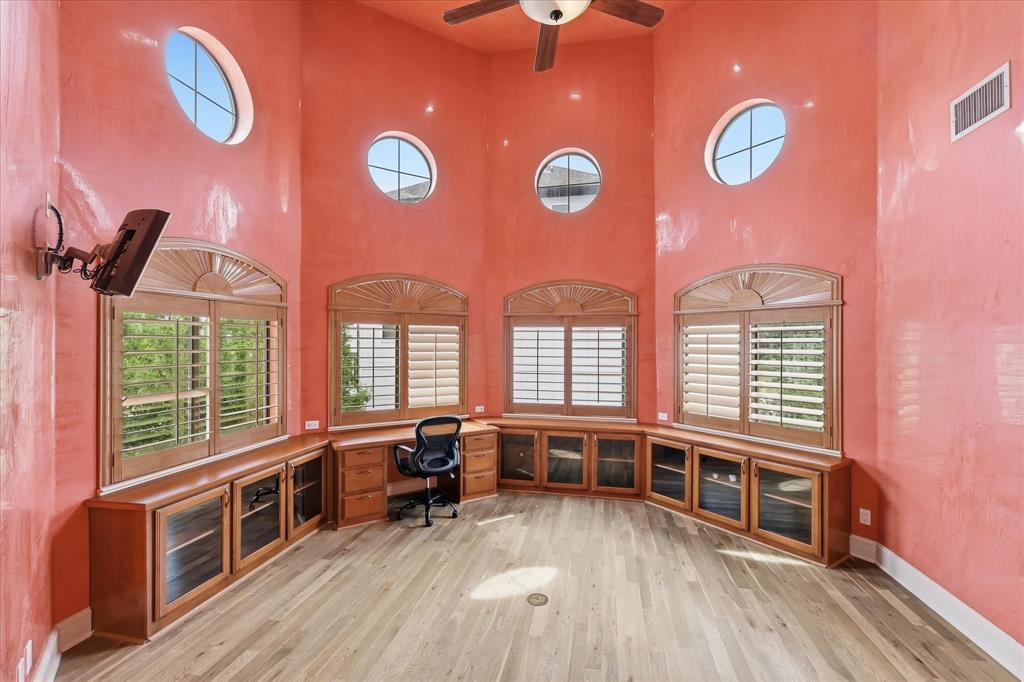 Versailles Condo - Residential