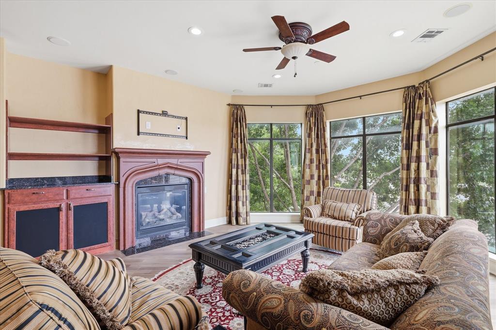 Versailles Condo - Residential