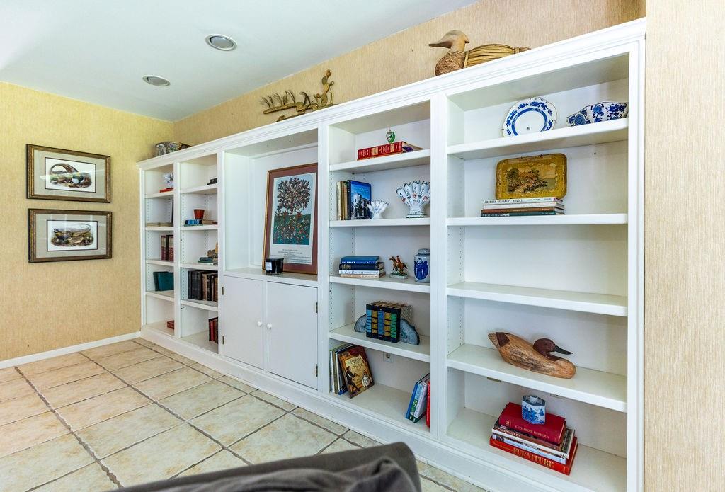 Emmons C B - Residential