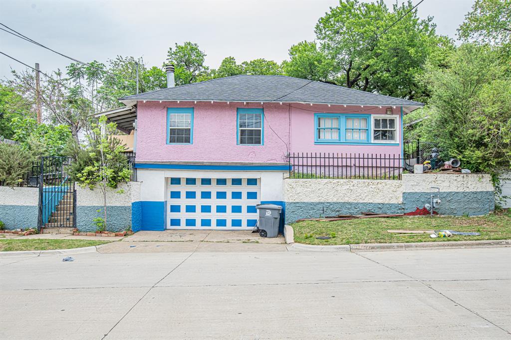 Beautiful house ready for new owners! This home offers 2 beds and 1.5 baths. Nestled in the charming and historic Oak Cliff area, just moments from the beautiful Lake Cliff Park, this neighborhood stands out for its unique character and timeless appeal. It is especially recognized for its collection of vintage homes, each with its own style and story, adding to the area’s distinctive charm. Residents benefit from an ideal location that offers both comfort and accessibility. With downtown Dallas just a short drive away, commuting and enjoying city amenities is incredibly convenient. The area is also surrounded by a variety of local shops, restaurants, and cozy cafés, perfect for everyday living and weekend outings. In addition, the nearby Bishop Arts District provides a vibrant cultural scene with art galleries, boutique shopping, and diverse dining options. Altogether, this neighborhood offers a perfect balance lively and full of character, yet peaceful enough to maintain a welcoming residential atmosphere. Don't miss this opportunity!