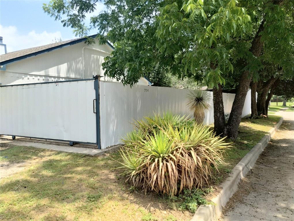 Cox Elma Memorial - Residential