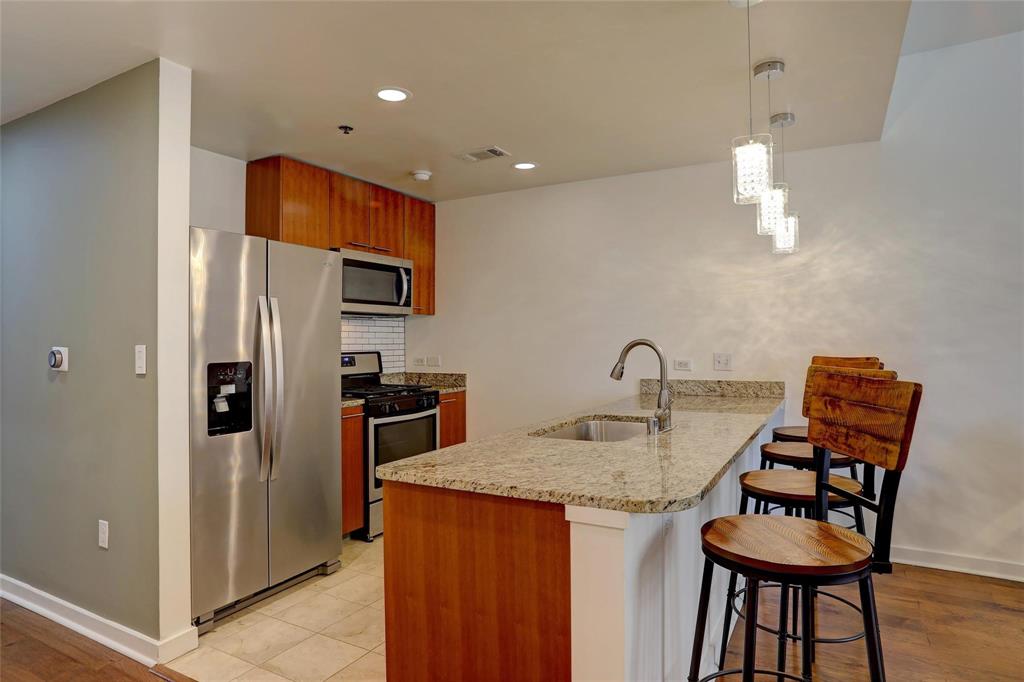 Metropolitan 1200 Main Street - Residential
