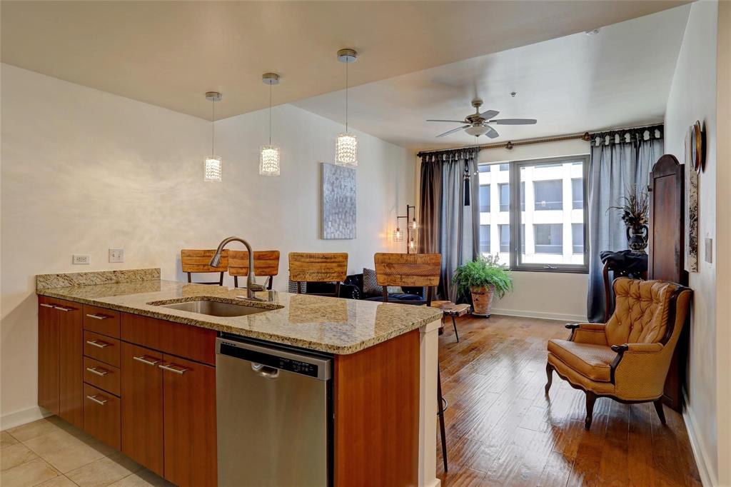 Metropolitan 1200 Main Street - Residential