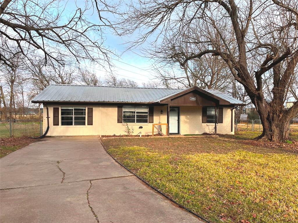 Step into this inviting 3-bedroom, 2-bath home set on a generous lot with established trees, just minutes from charming downtown Mabank, Cedar Creek Lake, and Hwy 175.  The spacious open-concept living, dining, and kitchen area creates the perfect setting for gatherings, relaxation, and everyday comfort.  With plenty of room to personalize, this property is an ideal opportunity to craft your full-time residence or your weekend getaway.  This is a Fannie Mae HomePath Property, so act fast and schedule your viewing today!