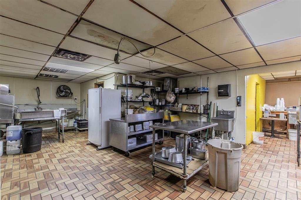 Caldero - Commercial Lease