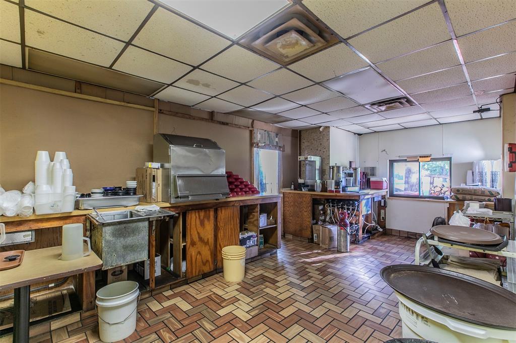 Caldero - Commercial Lease