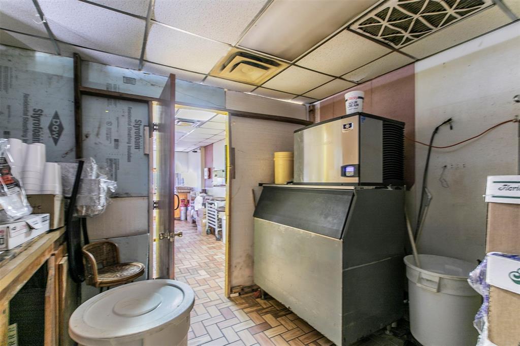 Caldero - Commercial Lease