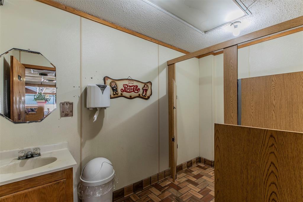 Caldero - Commercial Lease