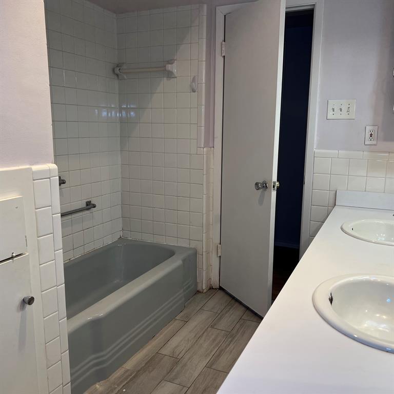 La Fontaine Condo - Residential