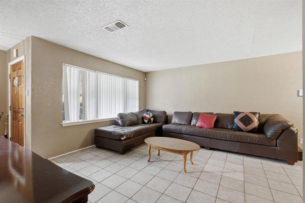 Eighth Street 02 - Residential