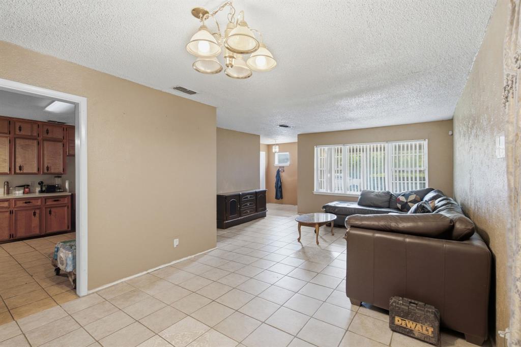 Eighth Street 02 - Residential