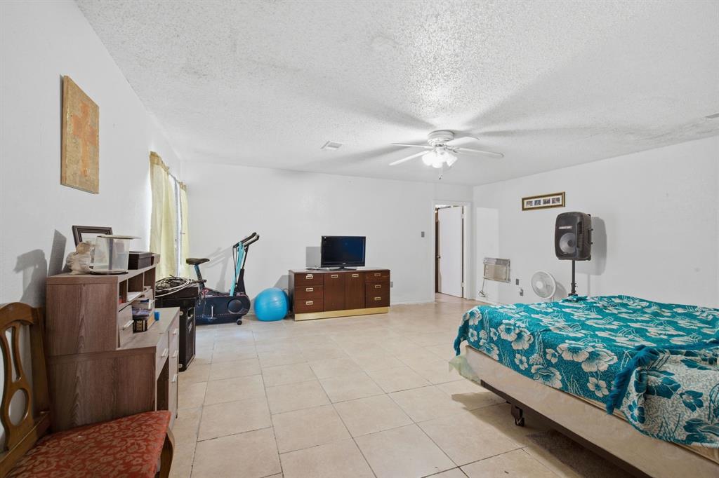 Eighth Street 02 - Residential