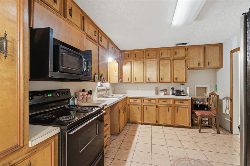 Eighth Street 02 - Residential