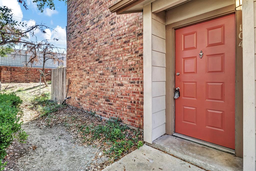 Springtree Crossing Condos - Residential