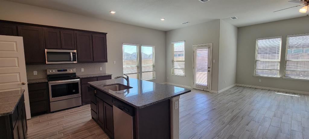 Mustang Place Ph II - Residential Lease