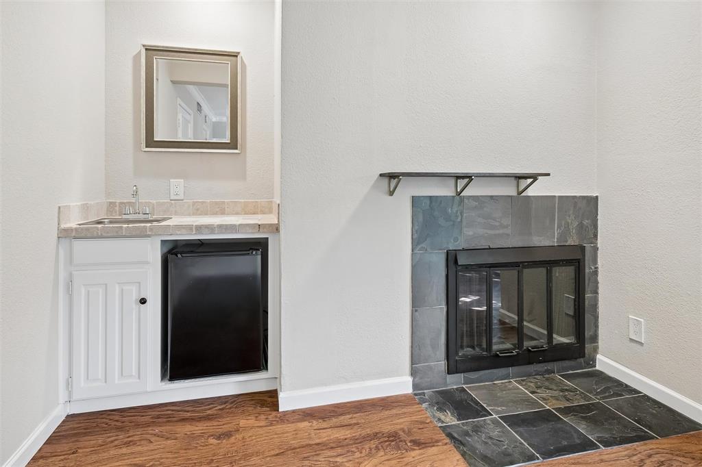 Holland House Condo - Residential