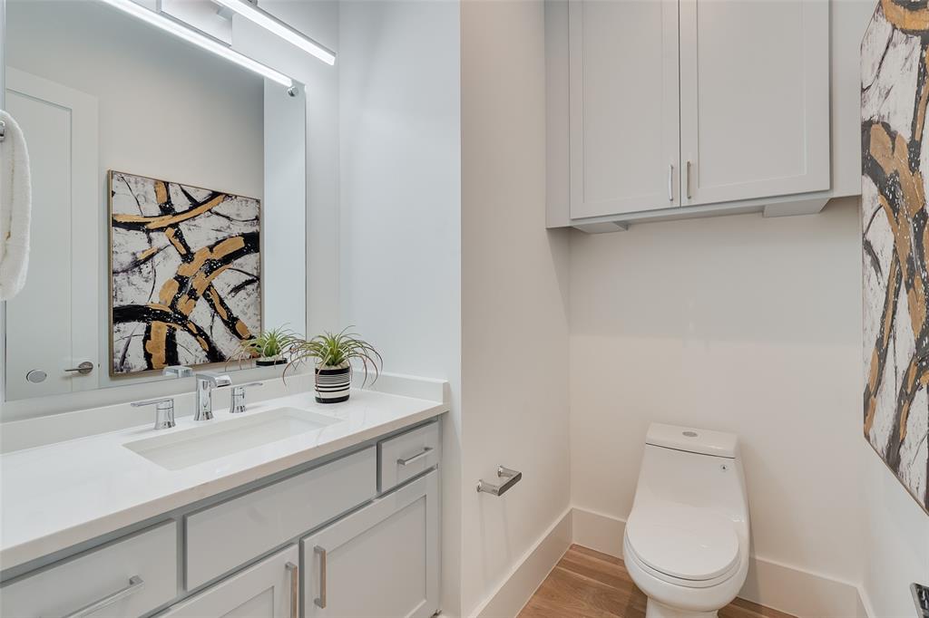 Lakewood Heights Add - Residential Lease