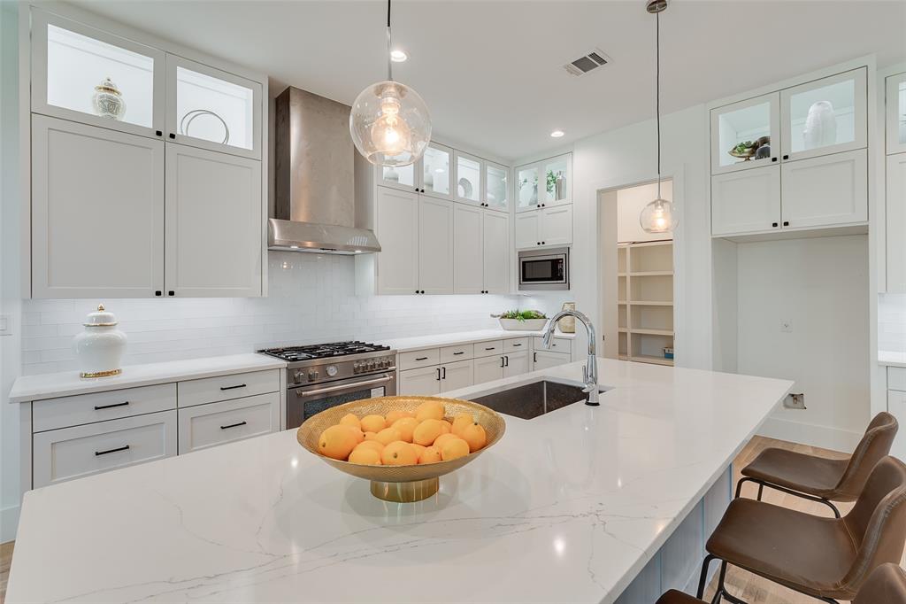 Lakewood Heights Add - Residential Lease