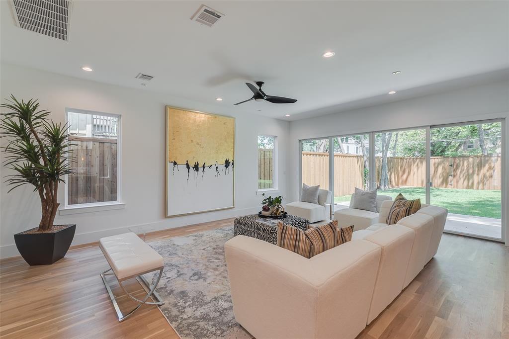 Lakewood Heights Add - Residential Lease