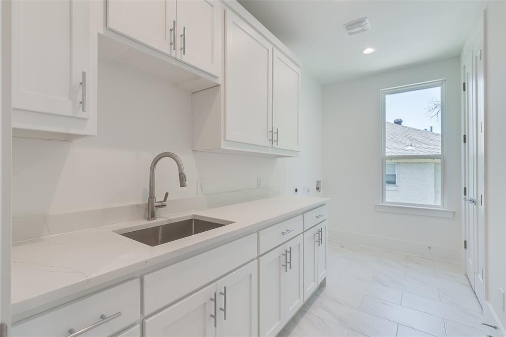 Lakewood Heights Add - Residential Lease