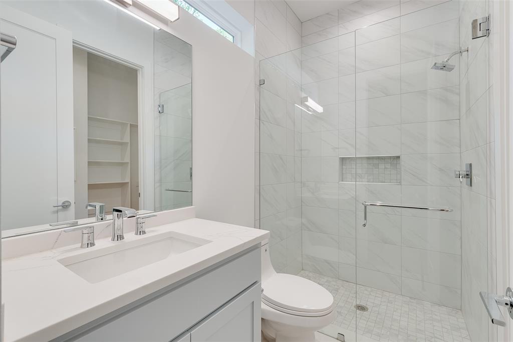 Lakewood Heights Add - Residential Lease