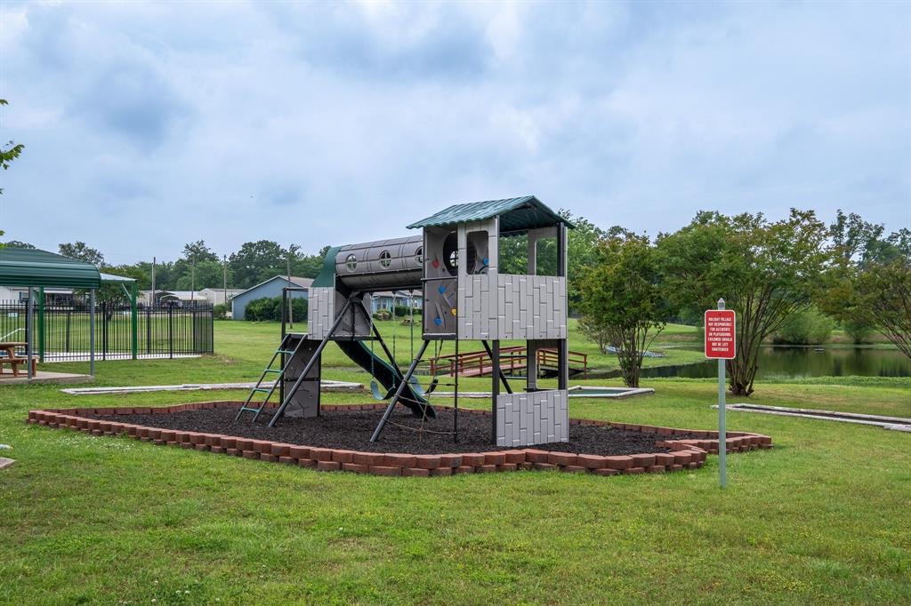 Holiday Village Of Fork - Land