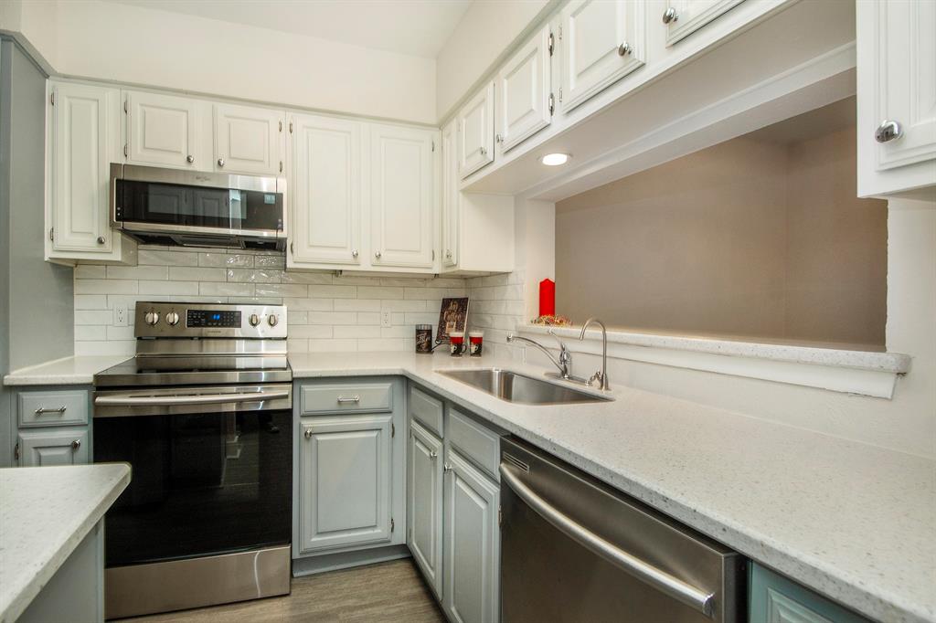 Chasewood Oaks Condo - Residential