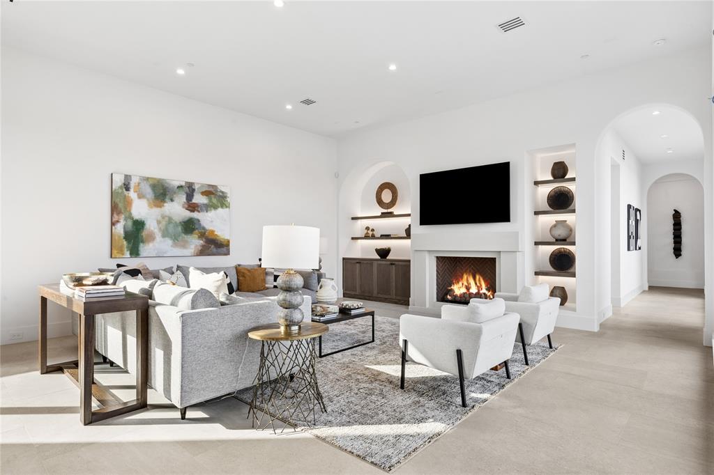 Avadene at Las Colinas - Residential