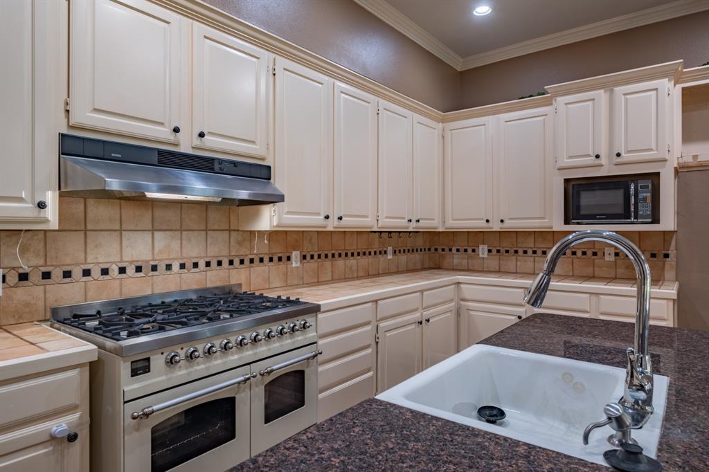 Estates of Double Oak - Residential