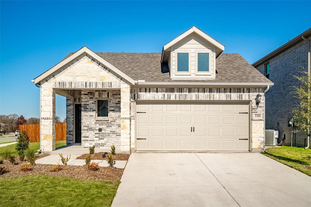 Brand new, never been lived in, energy-efficient smart home on one of the largest lots in the community is available now! The open concept single-story plan combines convenience with function. White cabinets with white pearl quartz, countertops, beautiful LVP flooring throughout living areas. Private owners suite at rear of the home, seperate from secondary bedrooms. Expansive covered patio overlooks the huge, private backyard. Zoned for highly rated Melissa ISD, one of the region’s most sought-after school districts and conveniently located to Melissa HS. On the weekend, hit the links at the Oak Hollow Golf Course or spend time playing at Inspiration Park. Located just north of McKinney off Hwy 121, Bryant Farms offers easy access to Highway 380 and metro Dallas. Nearby restaurants and entertainment are perfect for family night on the town. Have the option to include fridge, washer and dryer in rent.