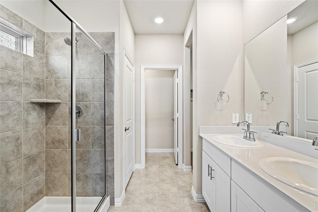 Bryant Farms Ph 1 - Residential Lease