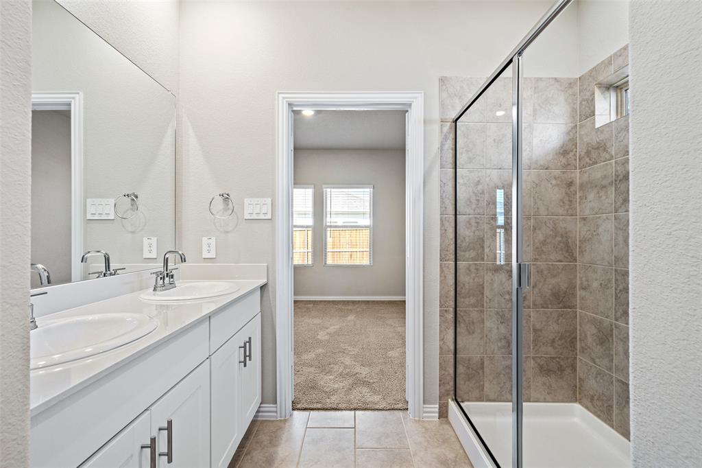 Bryant Farms Ph 1 - Residential Lease