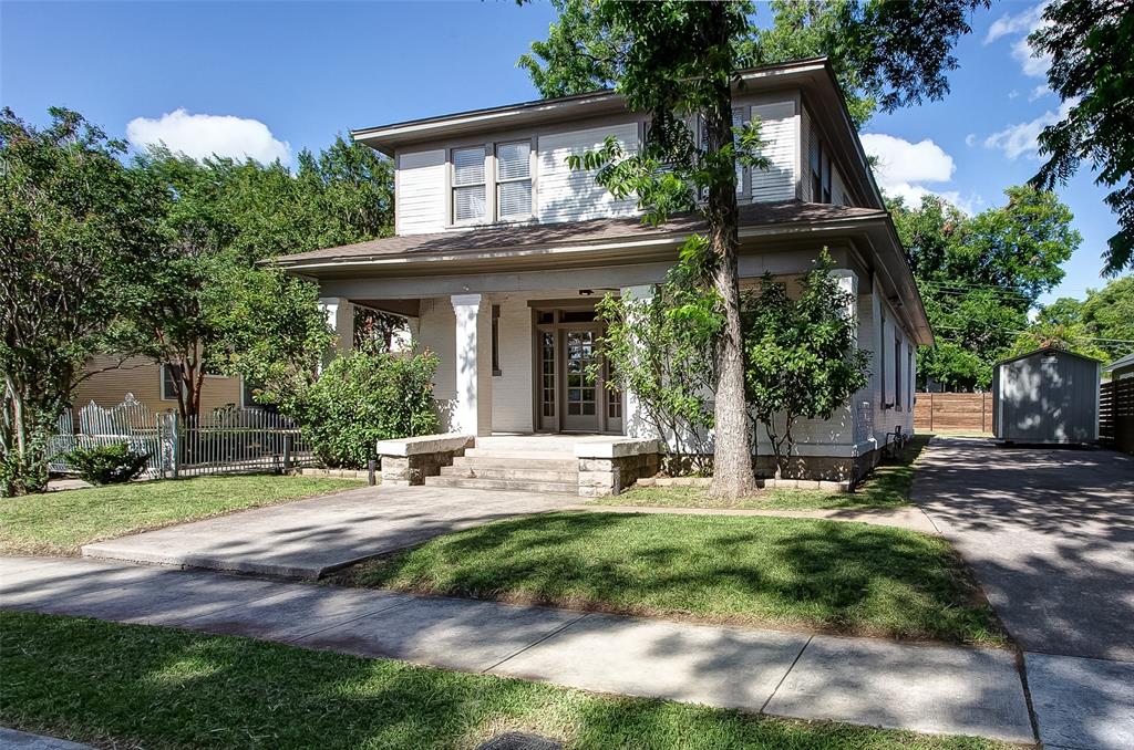 Beautiful Craftsman home in the highly desirable Fairmount Historic District! This spacious home features tall ceilings, large living and dining areas, and solid wood floors throughout. The renovated kitchen offers granite countertops, a large center island, and ample space for cooking and entertaining. The downstairs primary suite includes a large walk-in closet and ensuite bath. Upstairs features two additional bedrooms, a full bath, a second living area, and a separate office. Ideally located across from a neighborhood park and within walking distance of Magnolia Avenue restaurants, entertainment, and the Medical District. Convenient access to downtown Fort Worth, South Main Village, Fort Worth Zoo, and Trinity Trails. A rare opportunity to own a charming historic home in one of Fort Worth’s most sought-after neighborhoods. Buyer to verify all information, schools, and measurements.