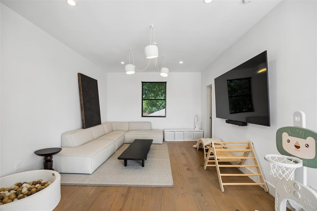 Lovers Lane East - Residential