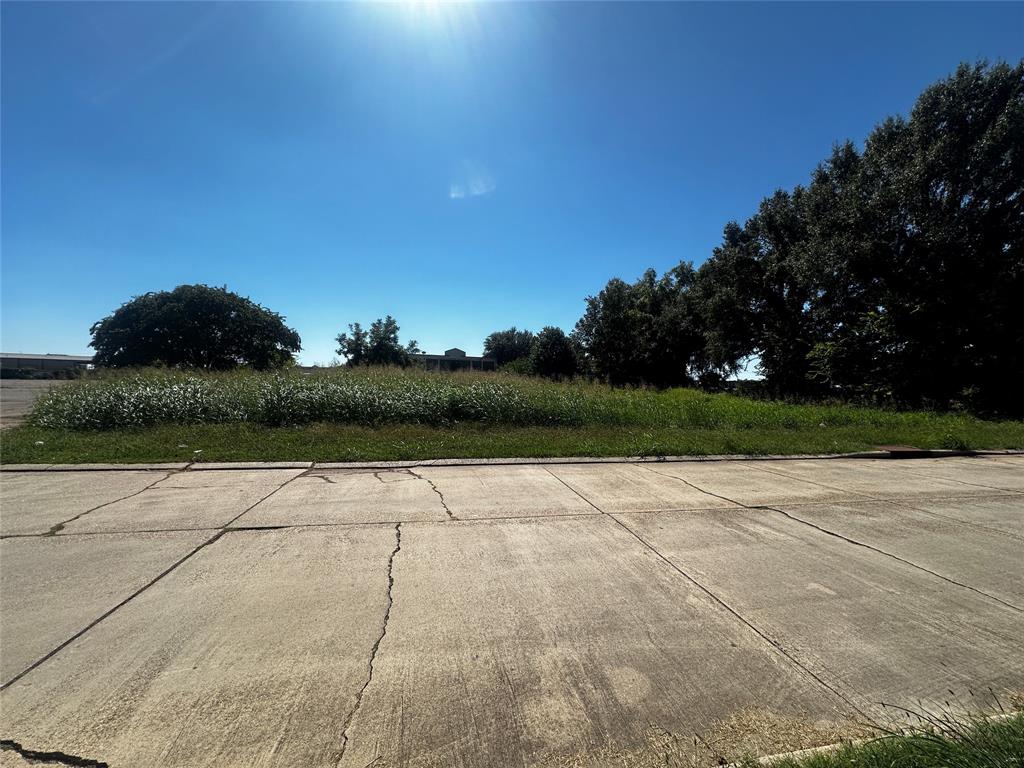 Brandon Square - Land