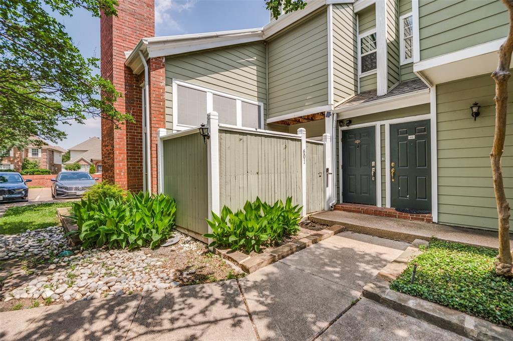 Bright, beautifully updated, and truly move-in ready, this desirable ground-floor end unit offers 1 bedroom and 1 bath with a light-filled, open-concept layout and a private courtyard—perfect for relaxing or entertaining. The thoughtfully renovated kitchen features modern finishes and ample storage, while the updated bathroom adds a fresh, contemporary touch. Luxury vinyl plank flooring runs seamlessly throughout, combining style with durability.
Additional highlights include a full-size laundry area, attached garage for added convenience, and a refrigerator included with the home. Tucked in a prime location near Preston Road, George Bush Turnpike, and the Dallas North Tollway, this home offers effortless access to premier shopping, dining, and entertainment—making it an ideal blend of comfort, style, and convenience.