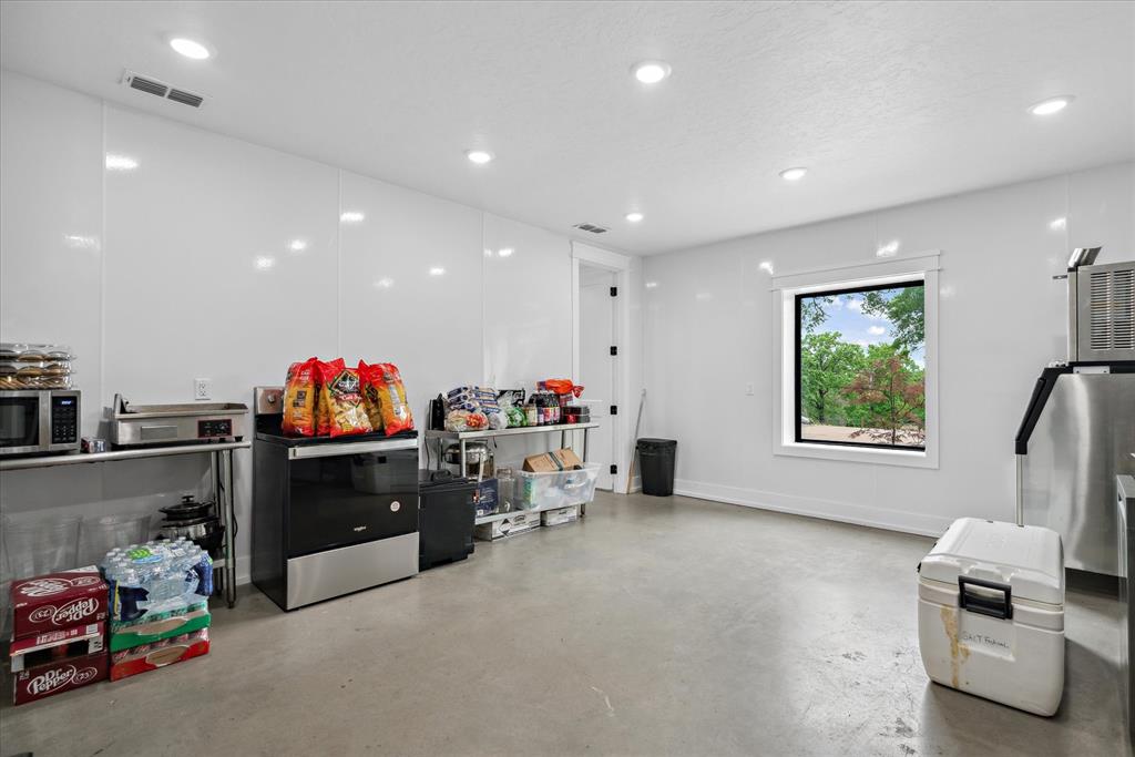 J BURLESON & S BIVENS - Commercial Sale