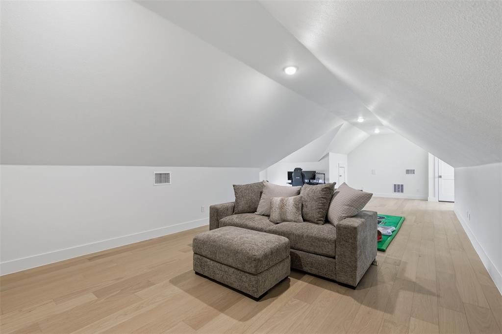 Lindsey E - Residential
