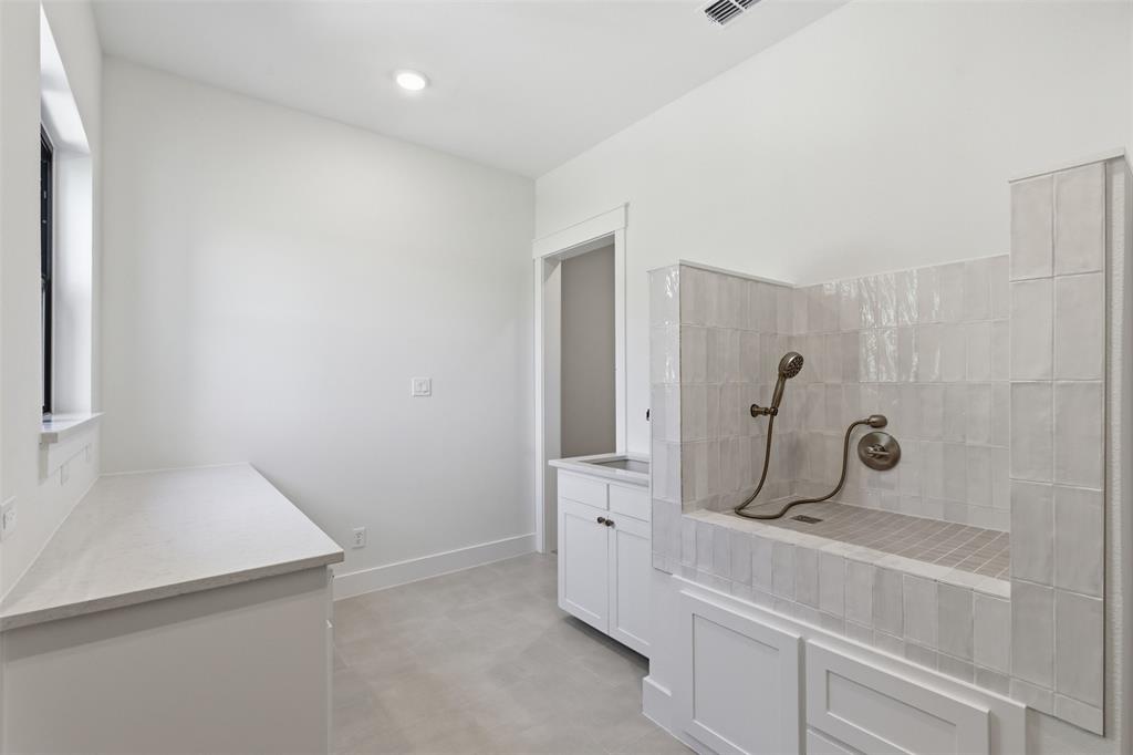 Lindsey E - Residential