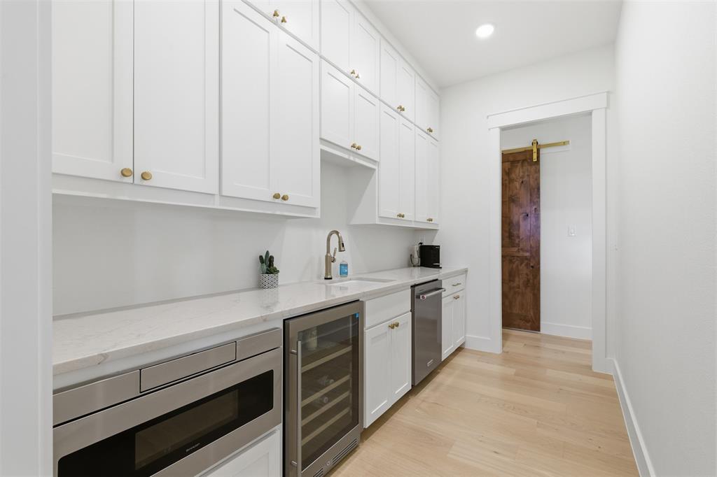 Lindsey E - Residential