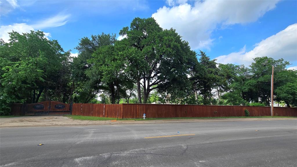 Kiest Park Acres - Land