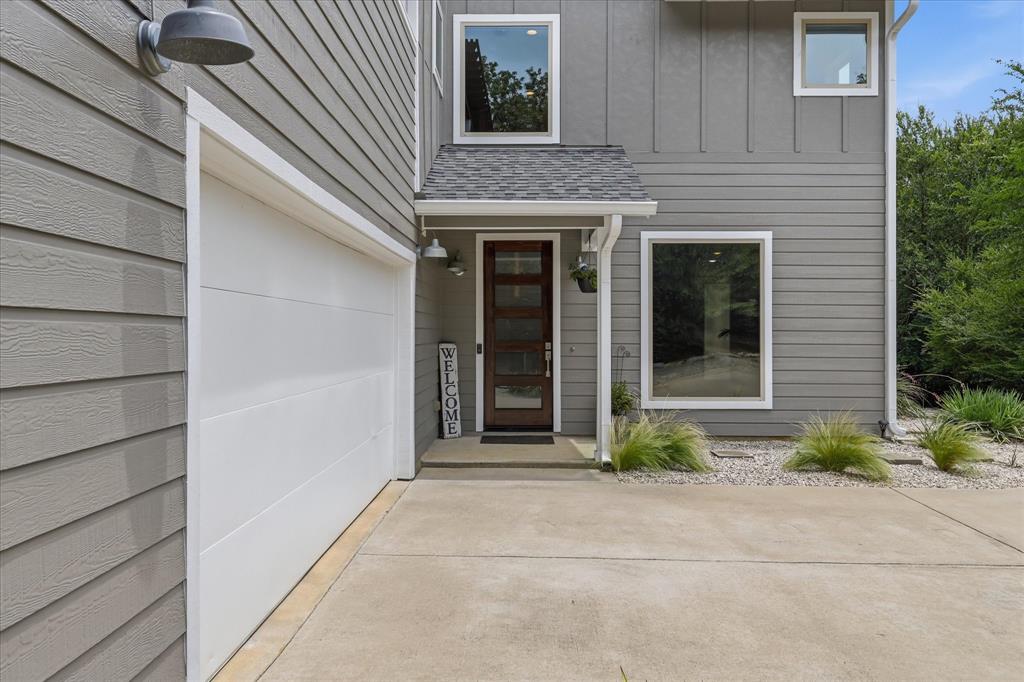 Emerald Sound At Lake Lewisvil - Residential