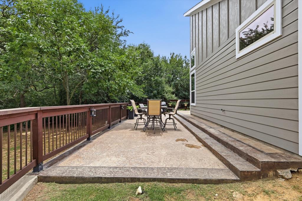 Emerald Sound At Lake Lewisvil - Residential