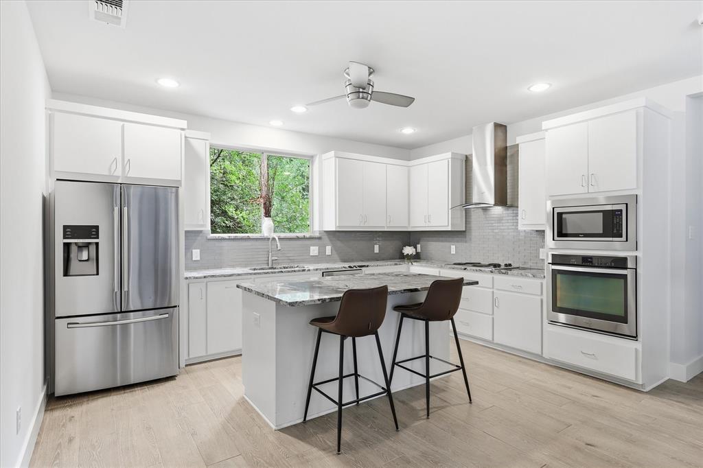 Emerald Sound At Lake Lewisvil - Residential