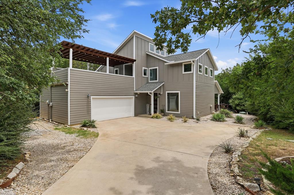 Emerald Sound At Lake Lewisvil - Residential