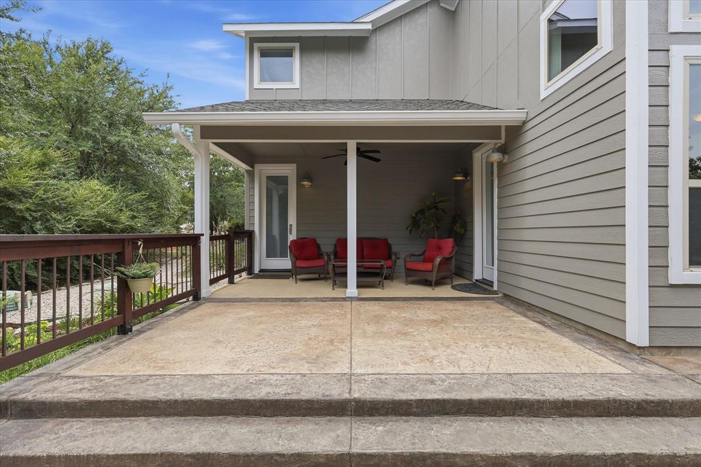 Emerald Sound At Lake Lewisvil - Residential