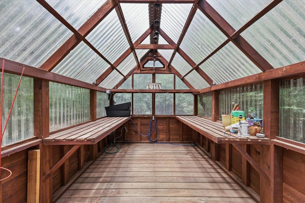 Emerald Sound At Lake Lewisvil - Residential