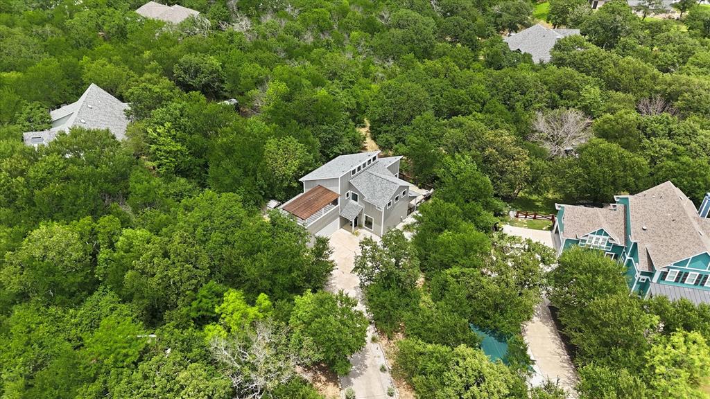 Emerald Sound At Lake Lewisvil - Residential